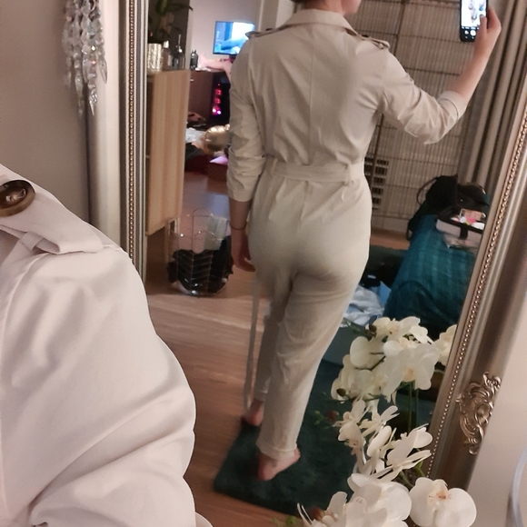 ✨HOST PICK✨ double breasted trenchcoat belted jumpsuit sz 6-10 - Picture 3 of 4